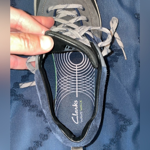Clarks Wavewalk Navy Blue Shoes in near perfect condition. Size 8.5 - Picture 8 of 8